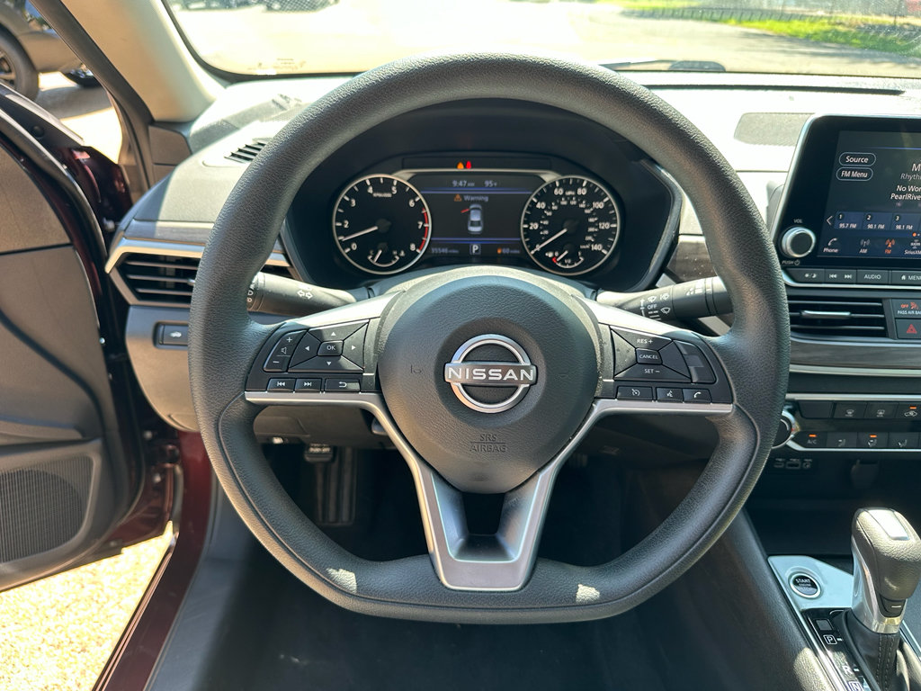 Used 2025 Nissan Altima 2.5 SV FWD image 17