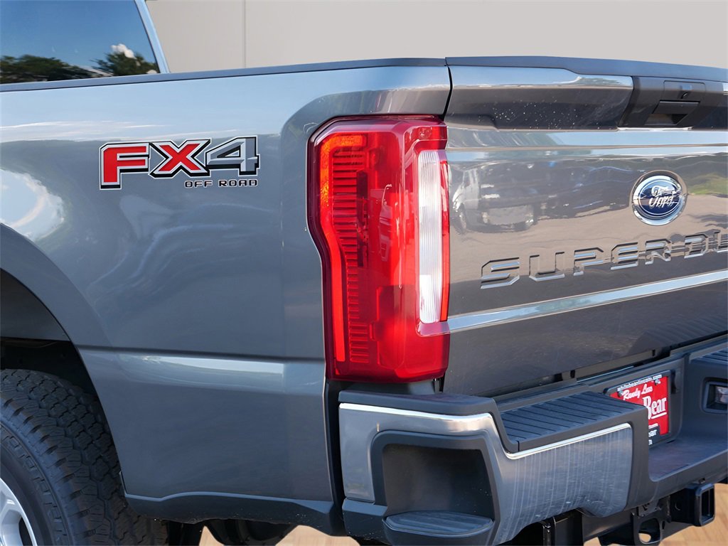 Used 2025 Ford F250 XLT w/ FX4 Off-Road Package image 12