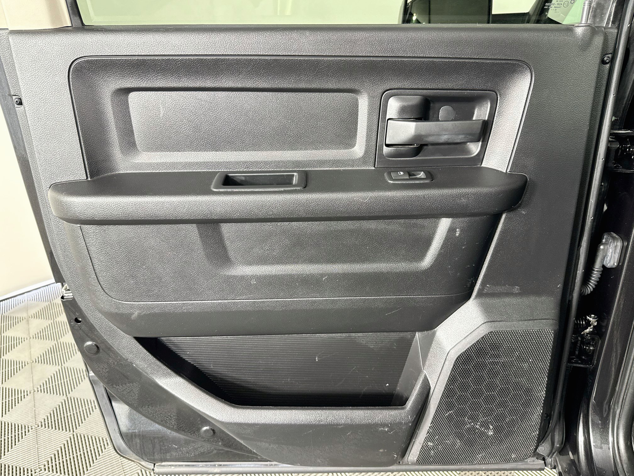 Used 2016 RAM 2500 Tradesman w/ Chrome Appearance Group AWD/4WD image 22