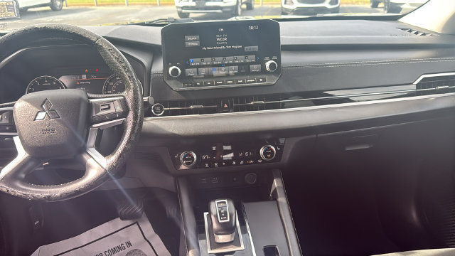 Used 2022 Mitsubishi Outlander SE AWD/4WD image 26