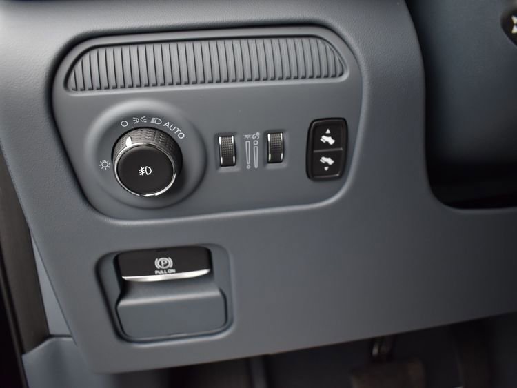 Used 2023 Jeep Grand Wagoneer L Series II w/ Premium Group II image 29