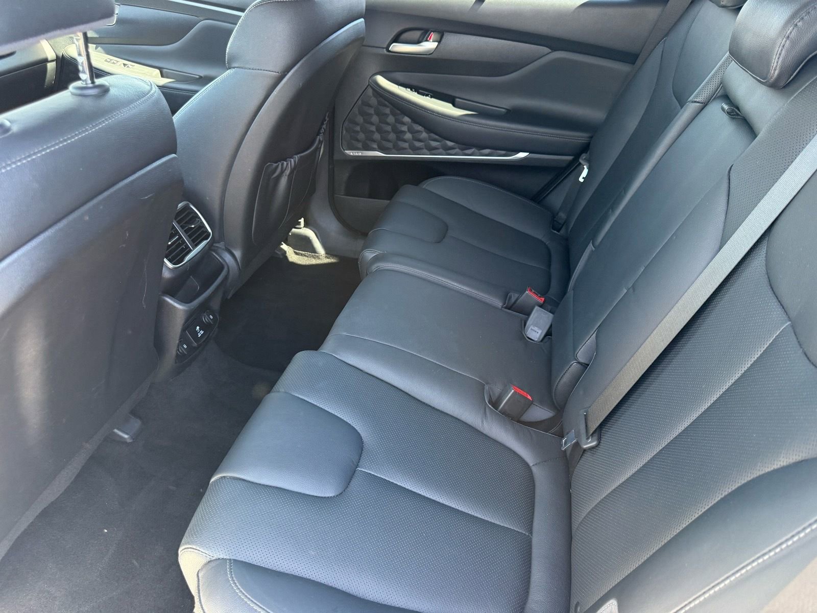 Used 2019 Hyundai Santa Fe SEL w/ Cargo Package image 29