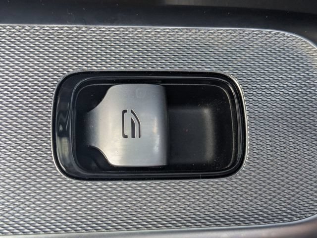 Used 2023 Mercedes-Benz GLC 300 image 28