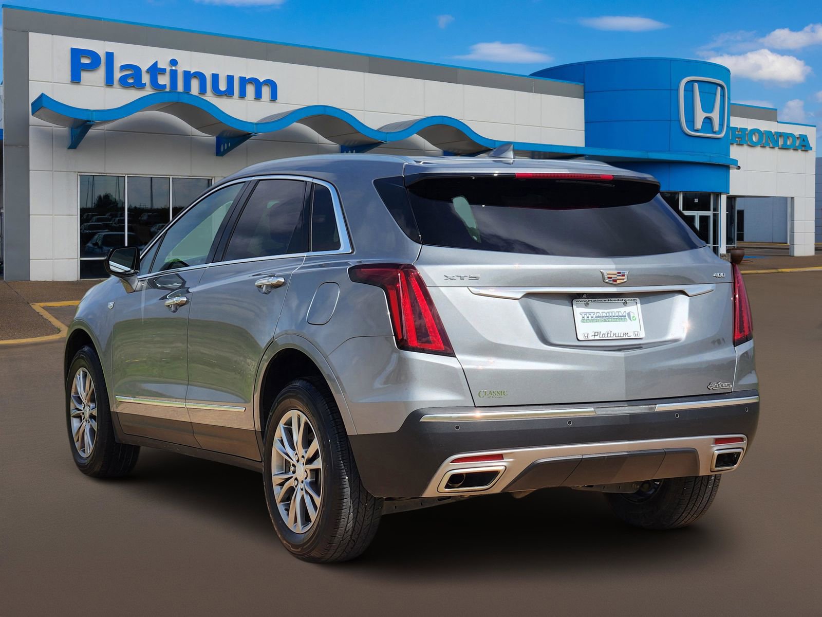 Used 2023 Cadillac XT5 Premium Luxury FWD image 5