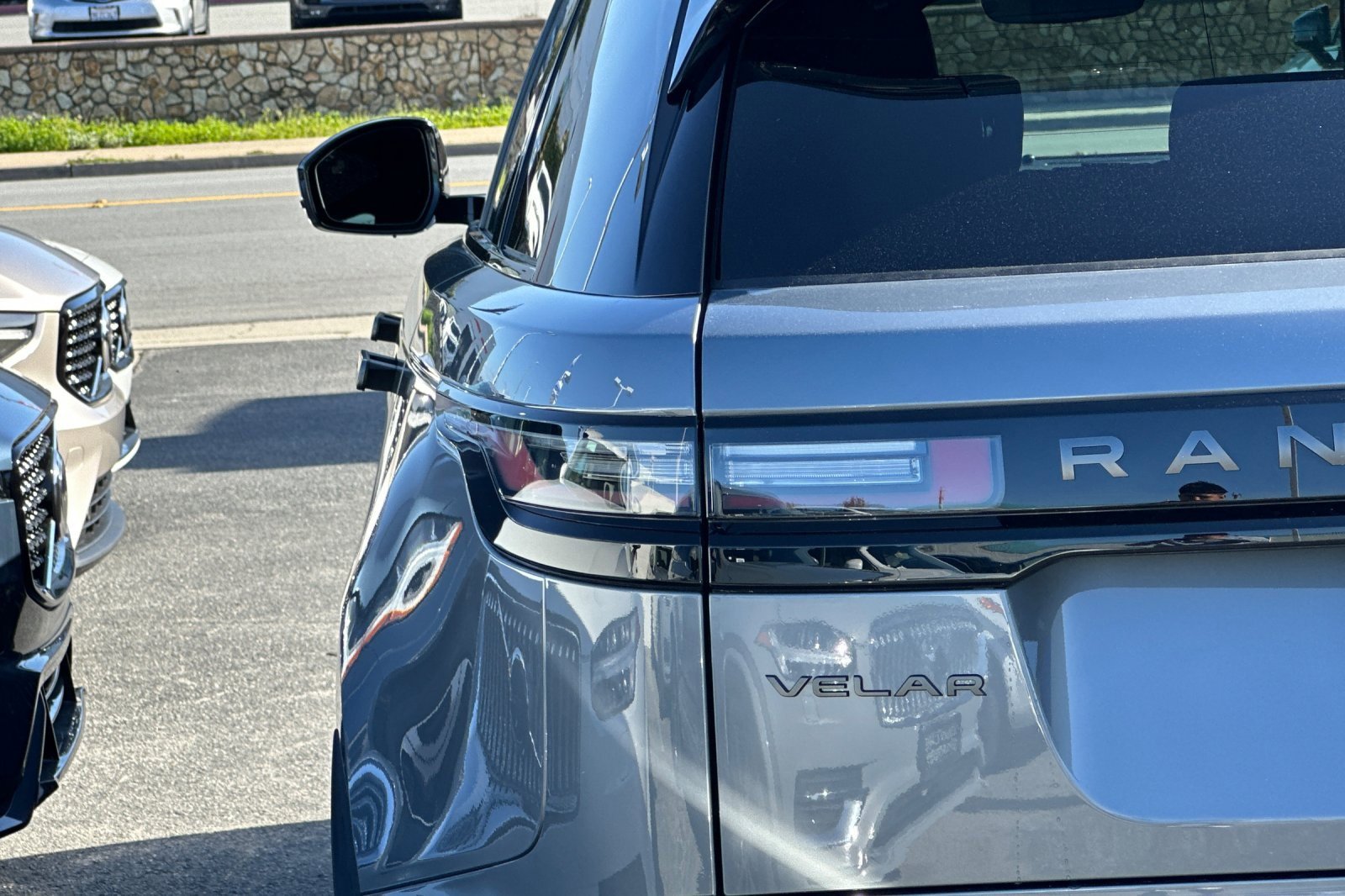 New 2024 Land Rover Range Rover Velar Dynamic HSE image 24