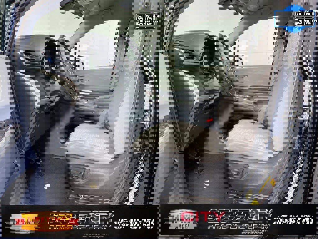 Used 2024 Toyota Sienna LE image 11