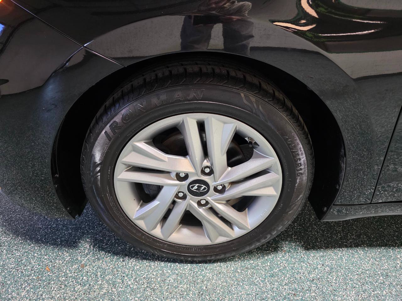 Used 2020 Hyundai Elantra SEL image 12