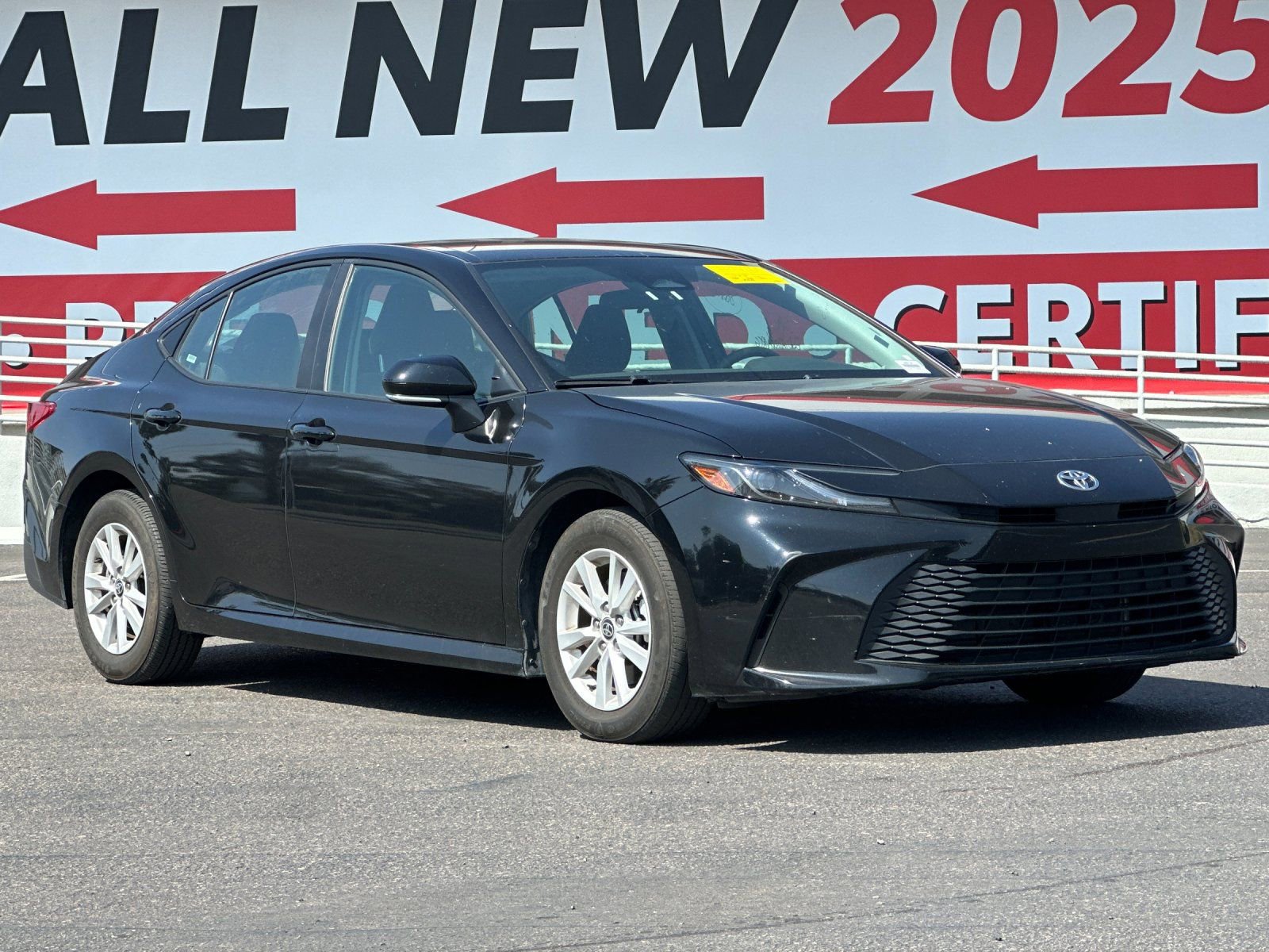 Used 2025 Toyota Camry LE FWD image 8