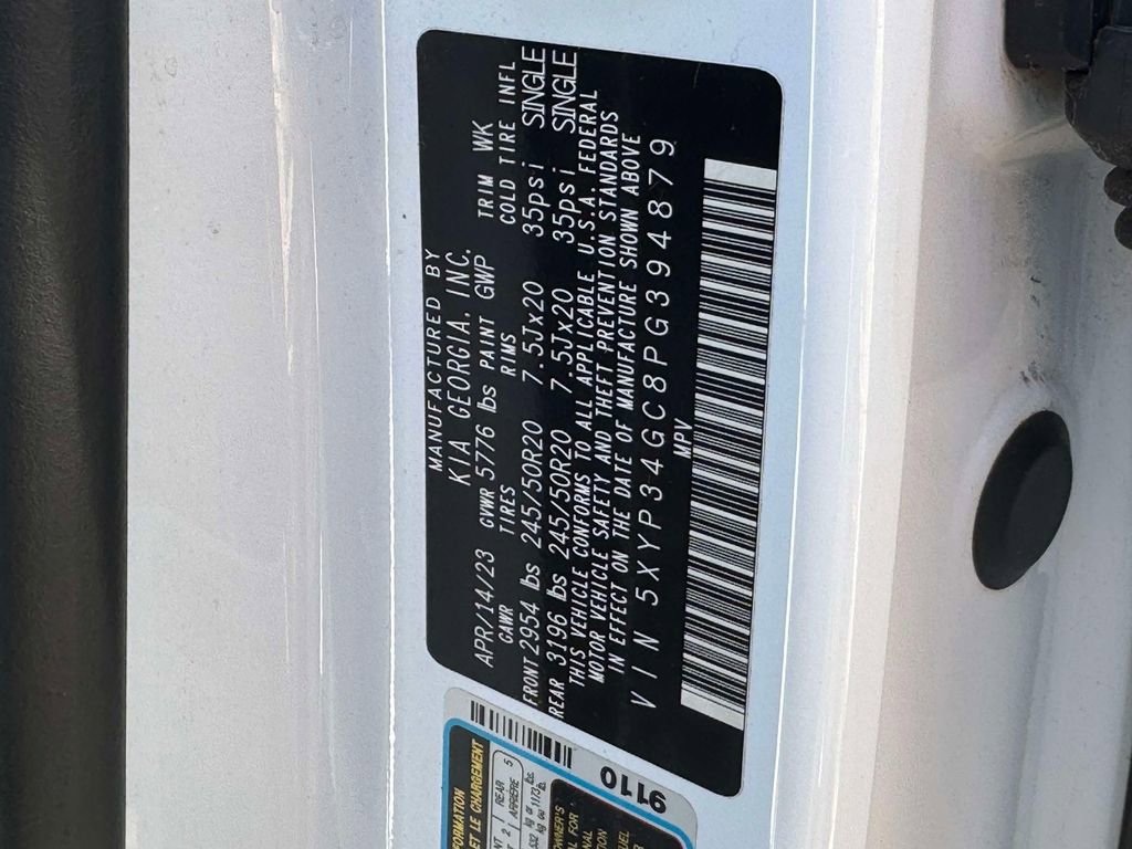 Used 2023 Kia Telluride EX w/ EX Captain's Chair Package image 18