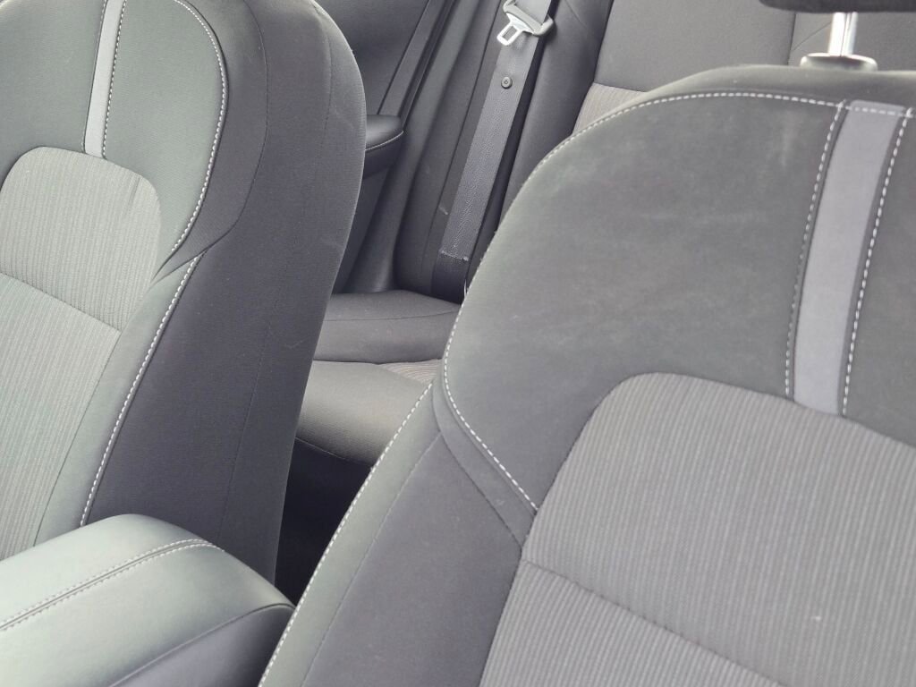 Used 2025 Nissan Sentra SV FWD image 19