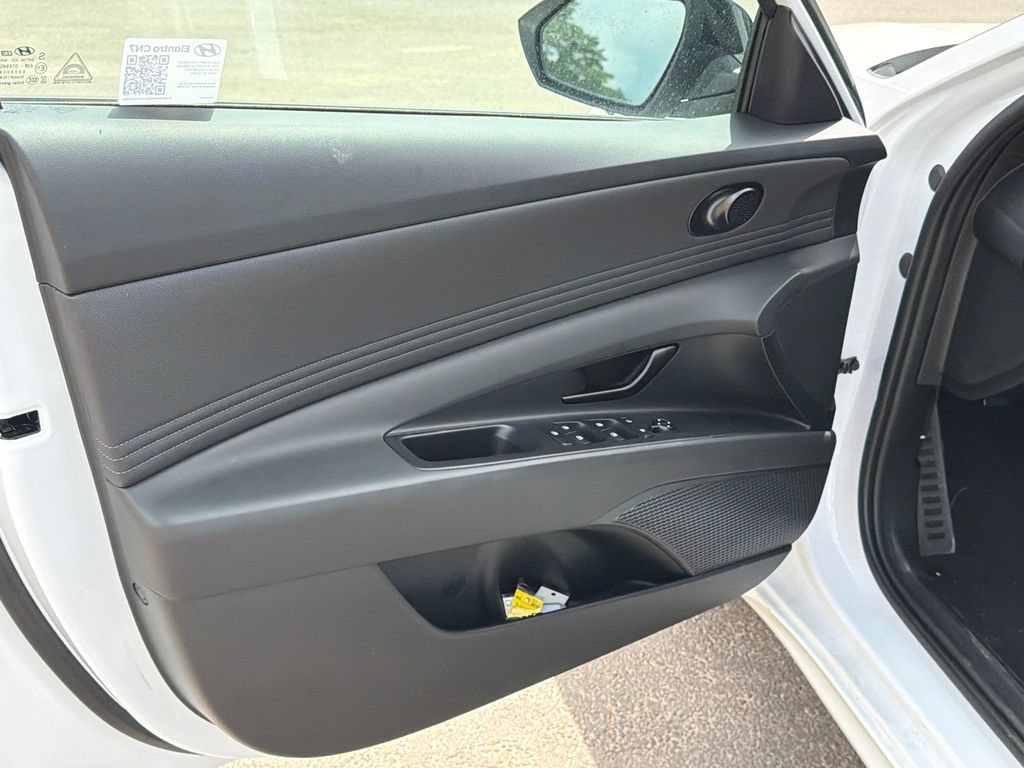 Certified 2025 Hyundai Elantra Sport FWD image 10