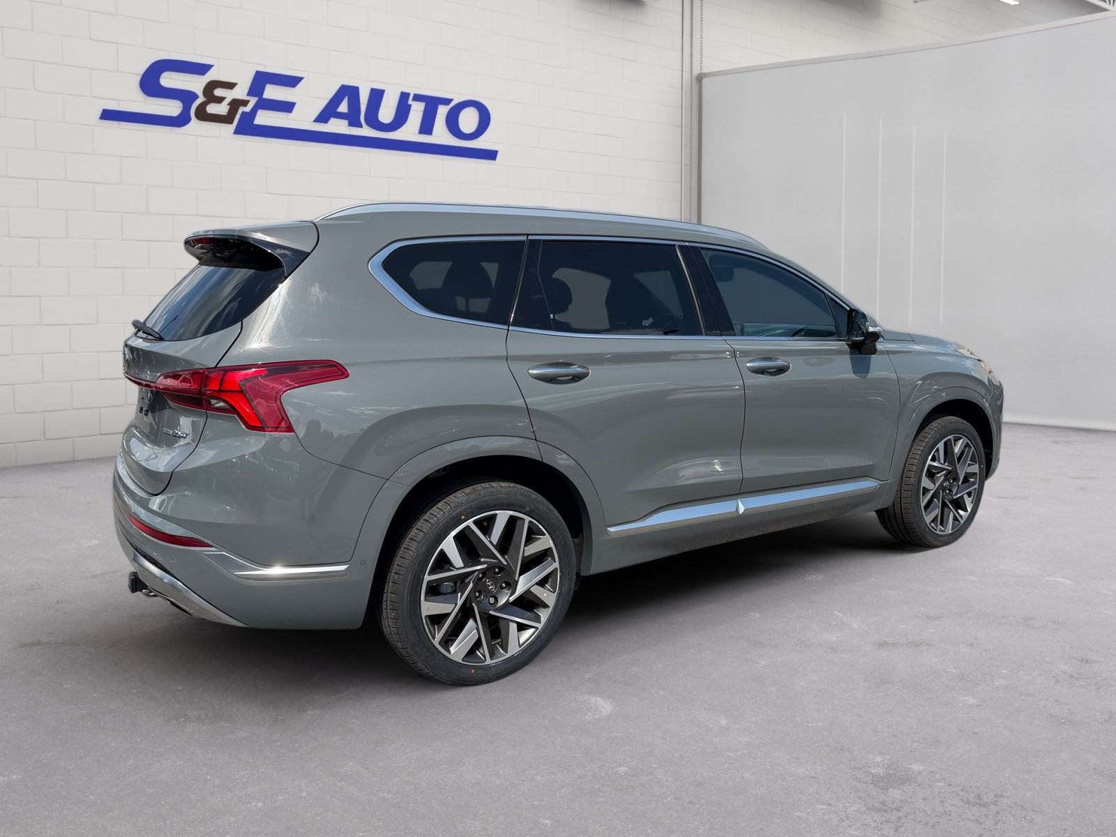 Used 2023 Hyundai Santa Fe Calligraphy AWD/4WD image 4