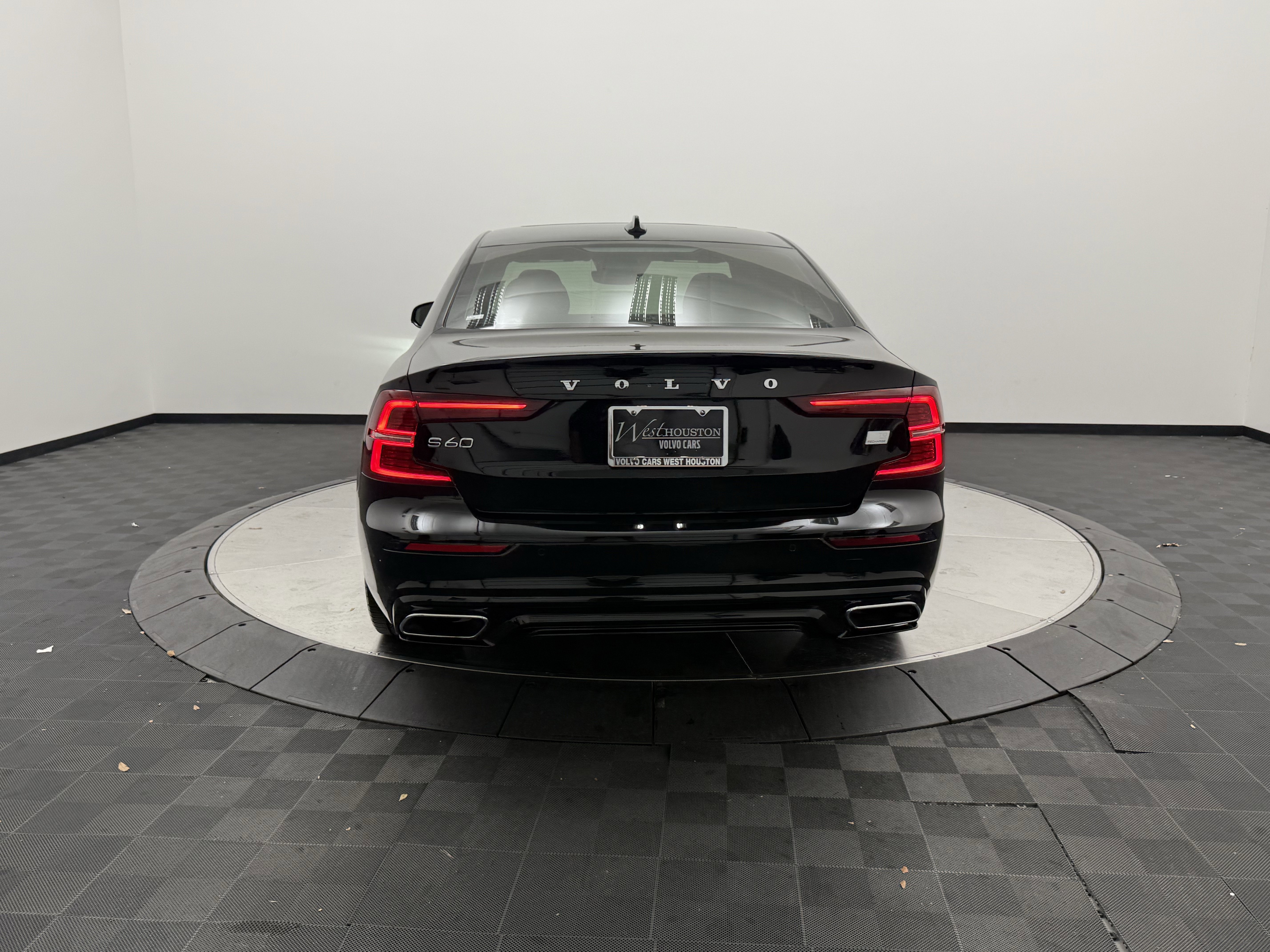 Used 2021 Volvo S60 T8 R-Design w/ Climate Package AWD/4WD image 6