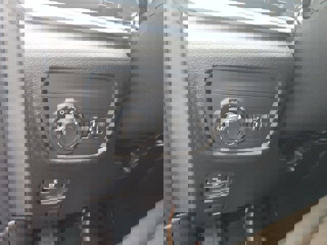 New 2025 Jeep Grand Cherokee Altitude image 14