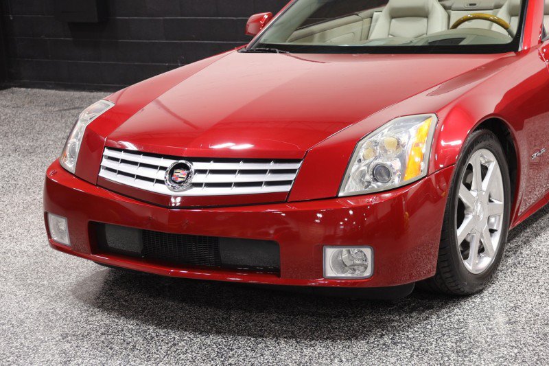 Used 2005 Cadillac XLR RWD image 13