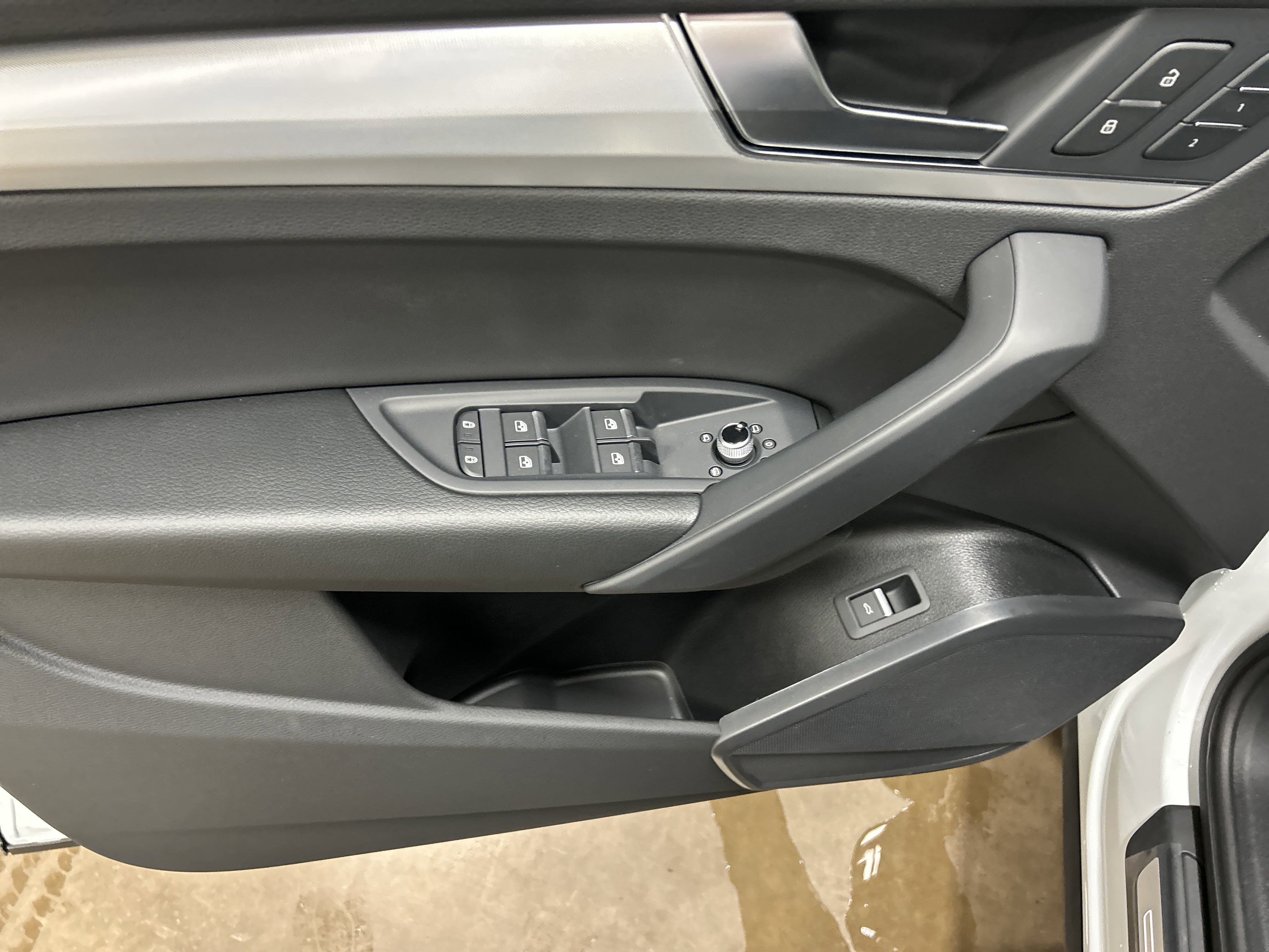 New 2025 Audi Q5 2.0T Premium image 12