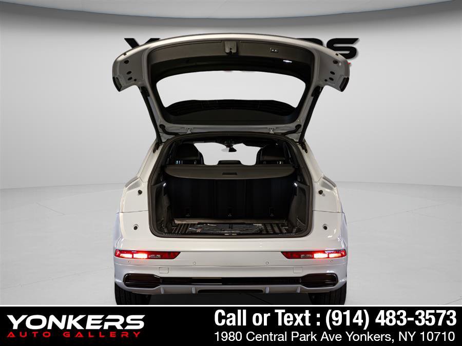 Used 2020 Audi SQ5 Premium Plus w/ Premium Plus Package image 38