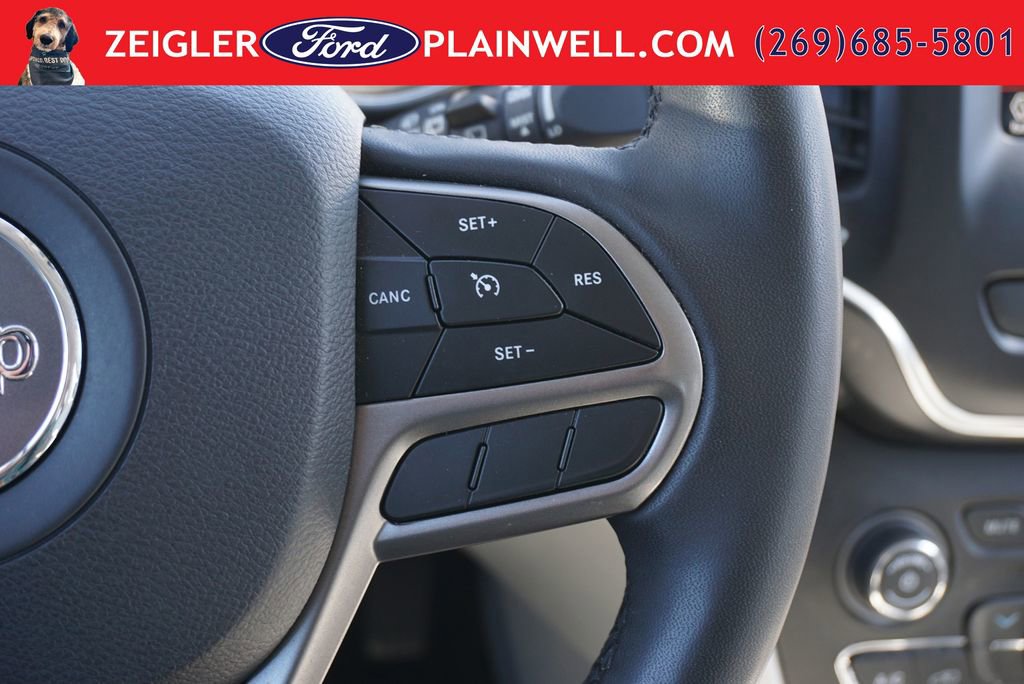 Used 2021 Jeep Cherokee Latitude Plus AWD/4WD image 24