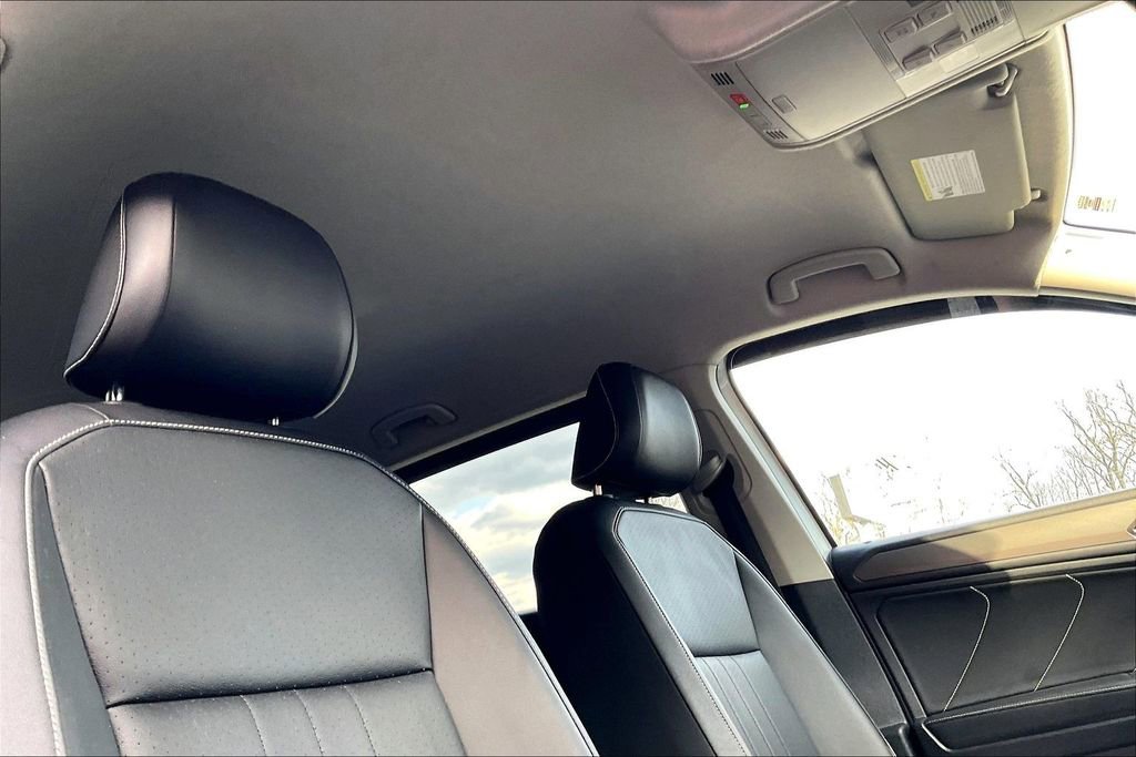 Used 2022 Volkswagen Tiguan SE image 21