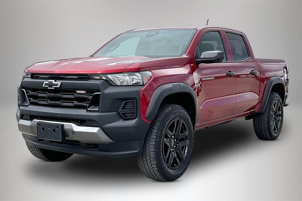 Used 2025 Chevrolet Colorado Trail Boss image 2