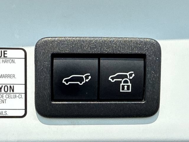 Used 2023 Toyota Corolla Cross XLE w/ Convenience Package FWD image 19