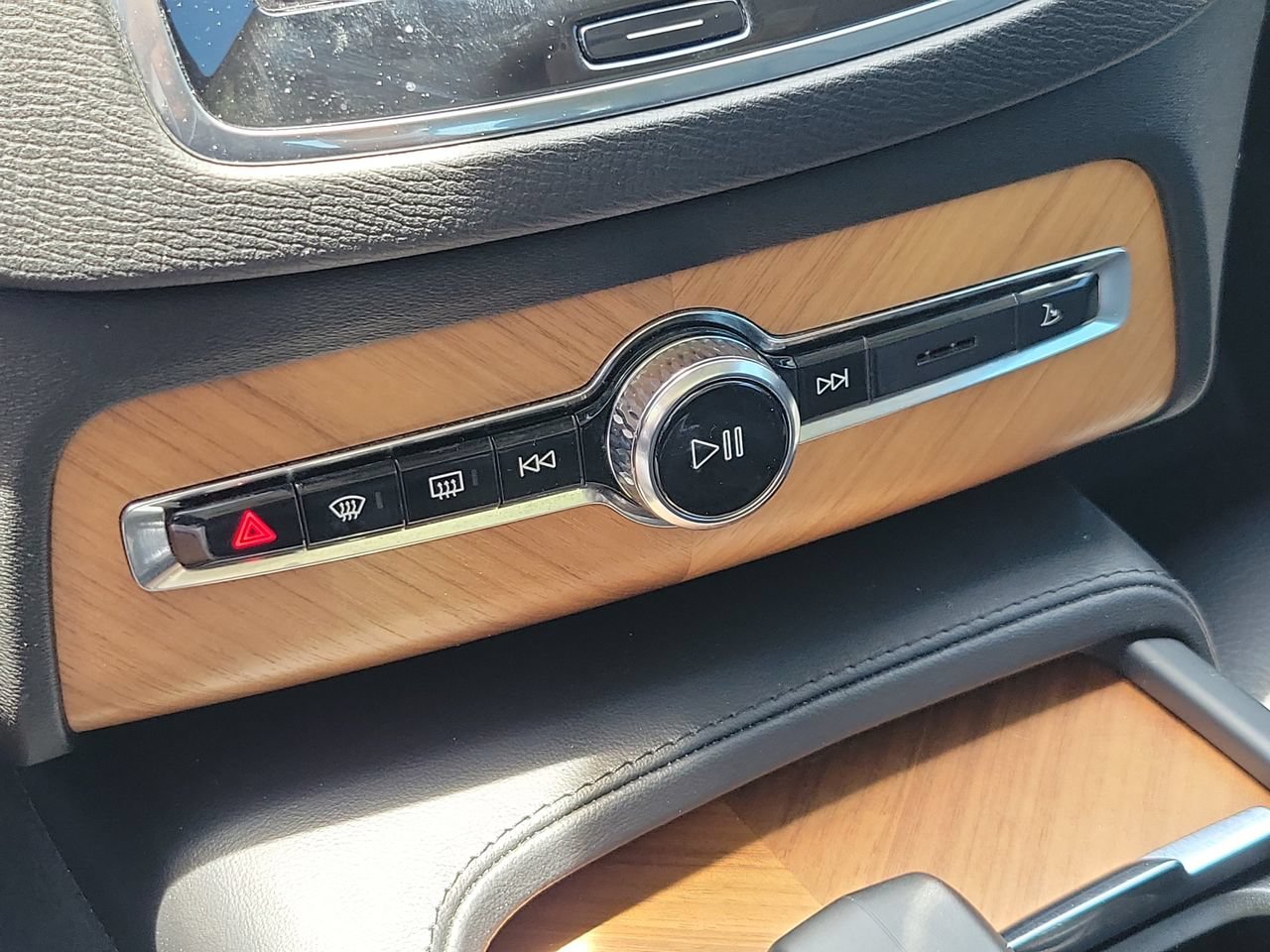 Used 2023 Volvo XC90 B6 Plus AWD/4WD image 26