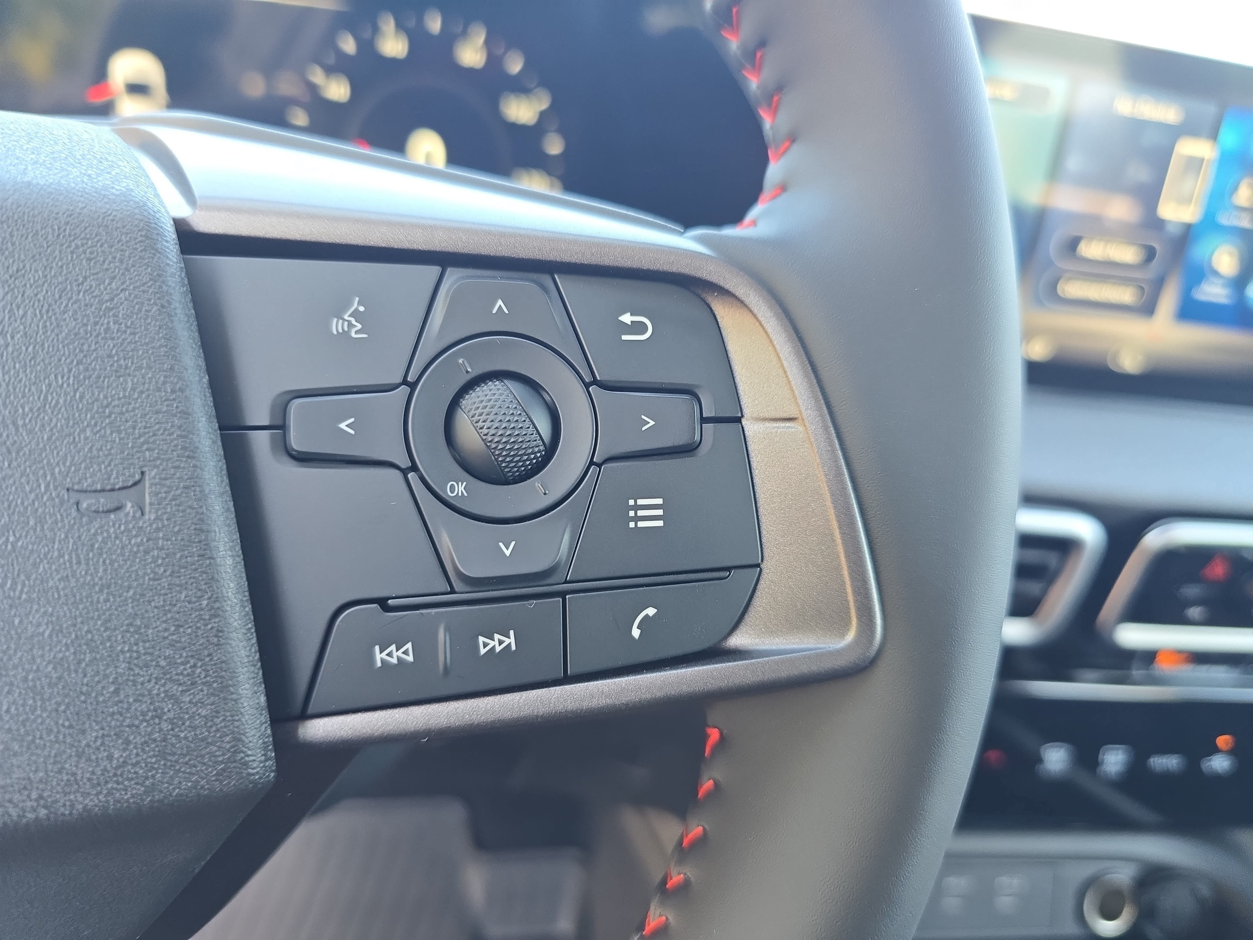 New 2027 Nissan Sentra SR w/ Floor Mat Package FWD image 17