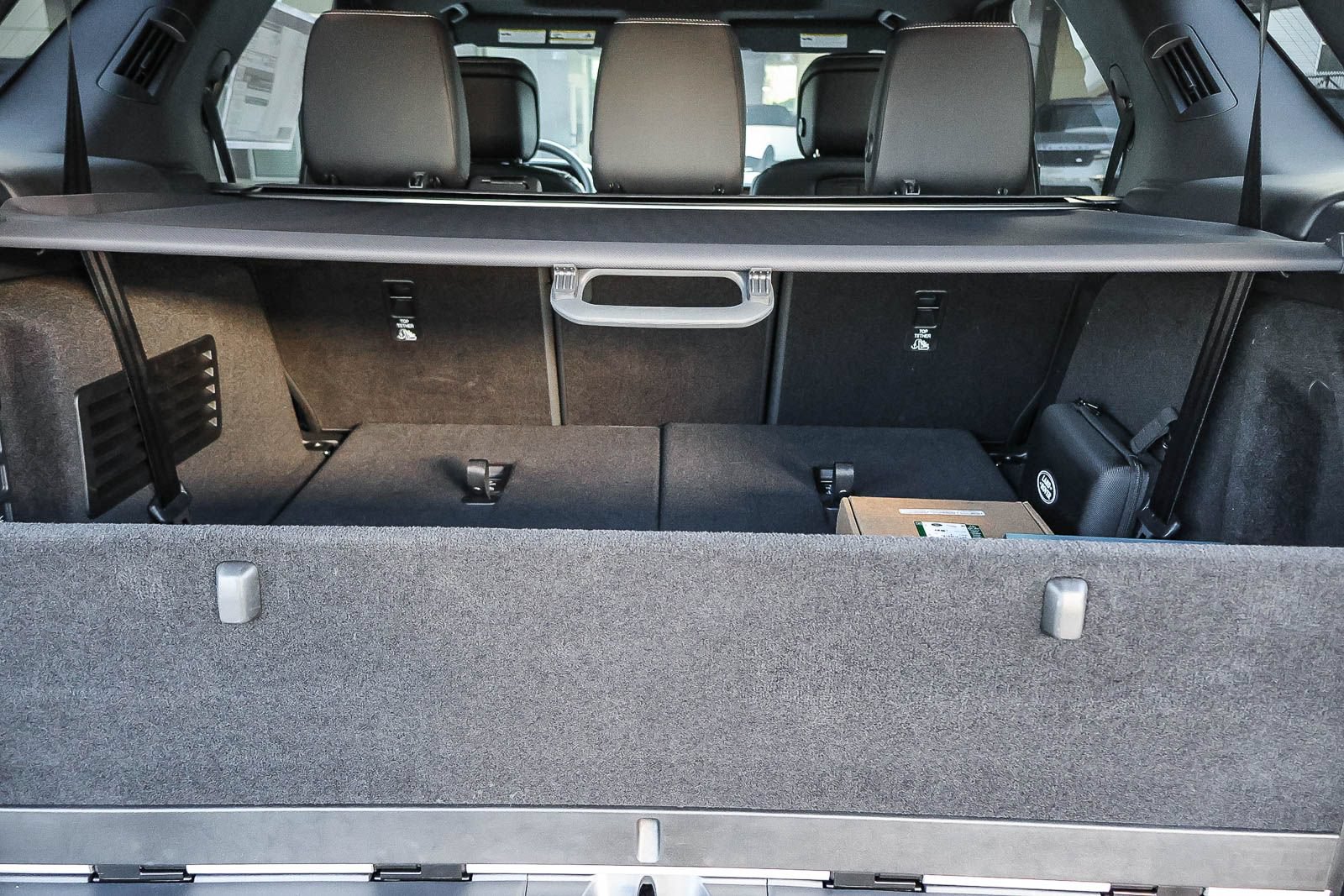 New 2026 Land Rover Discovery Dynamic SE AWD/4WD image 26