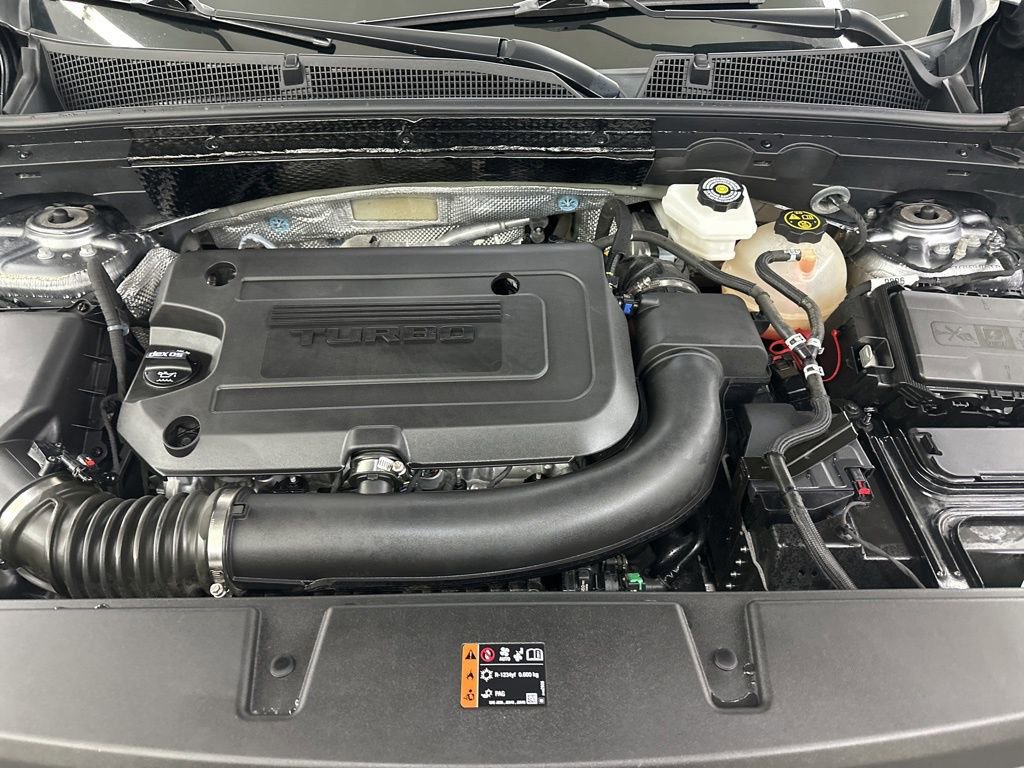 Used 2022 Buick Envision Essence w/ Safety Package image 19