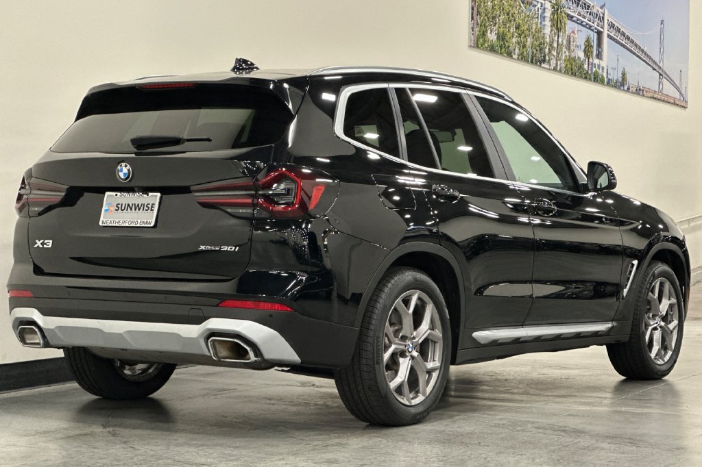 Used 2024 BMW X3 xDrive30i w/ Premium Package w/ZPA AWD/4WD image 4
