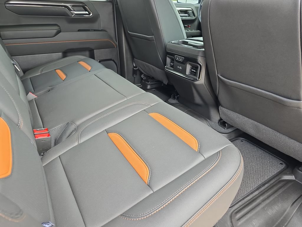 Used 2024 GMC Sierra 1500 AT4 w/ AT4 Premium Package AWD/4WD image 11