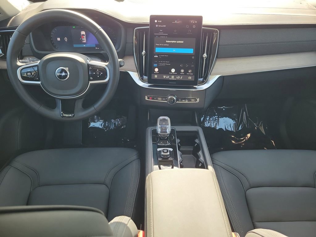 Certified 2025 Volvo XC90 B5 Plus image 19