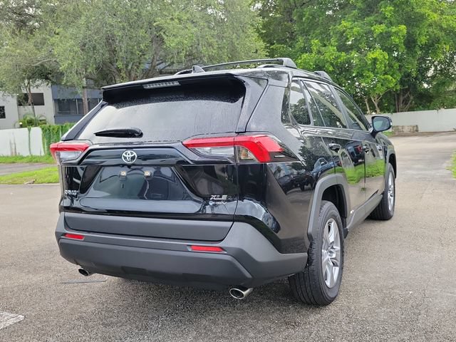 Used 2025 Toyota RAV4 XLE w/ Convenience Package AWD/4WD image 4