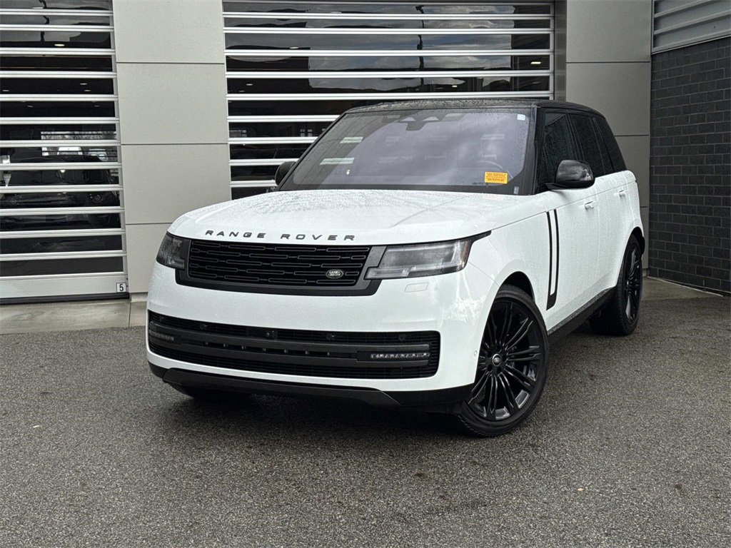 Used 2023 Land Rover Range Rover SE image 1