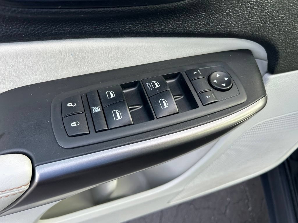 Certified 2021 Jeep Cherokee Latitude Lux w/ Sun & Sound Group FWD image 37