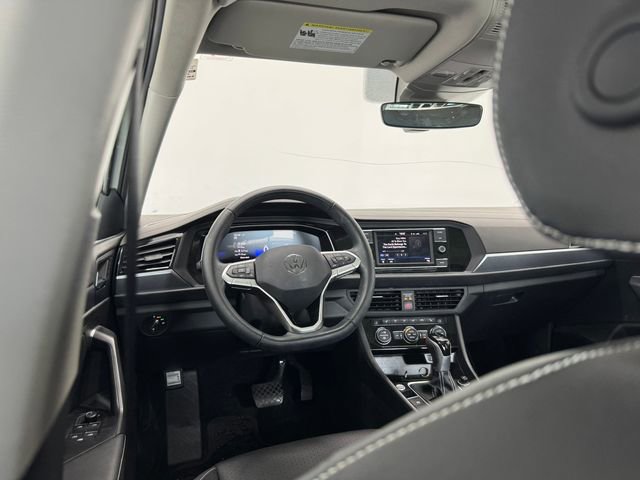 Used 2024 Volkswagen Jetta SE image 34
