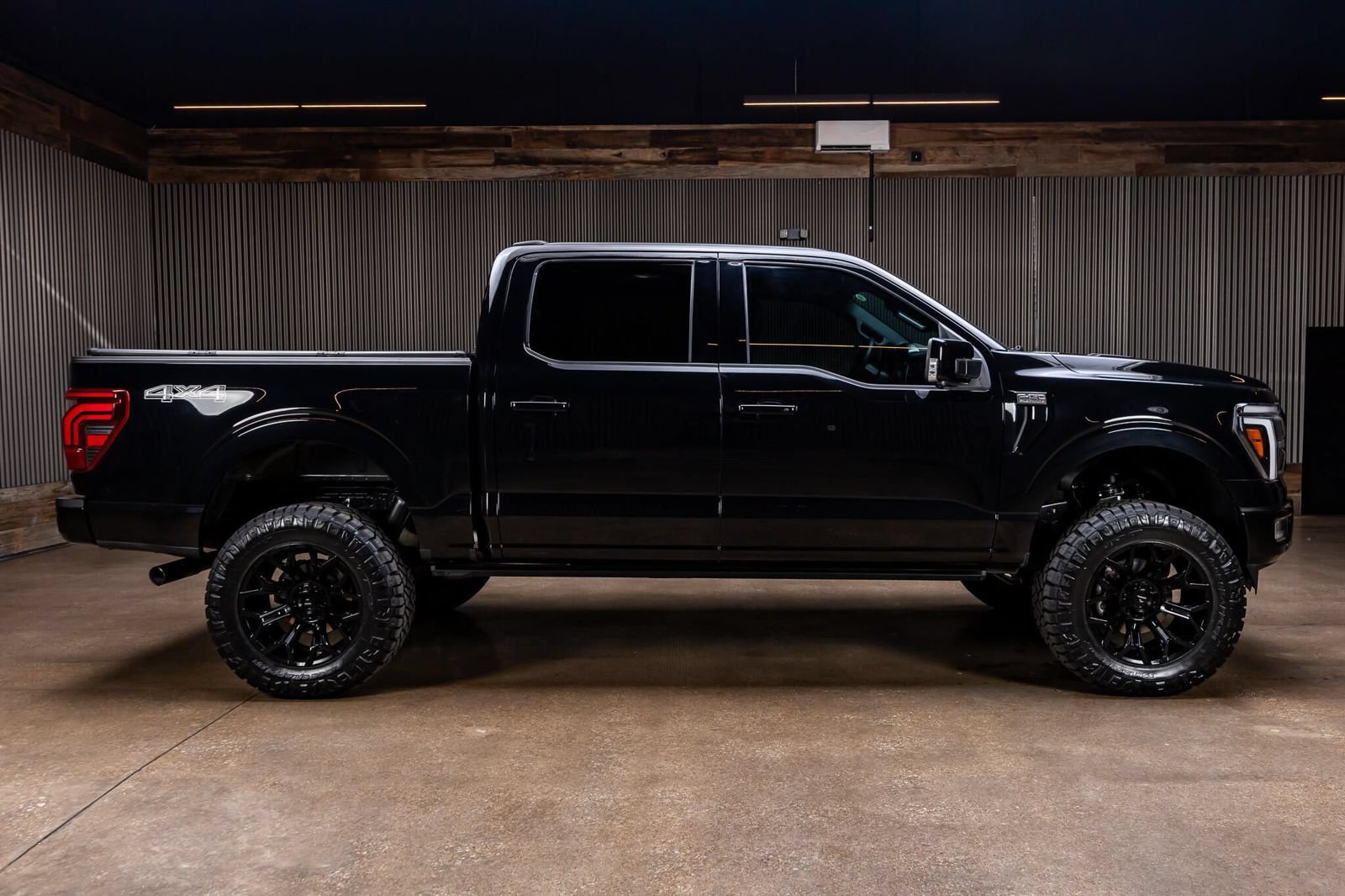 Used 2024 Ford F150 Platinum AWD/4WD image 11