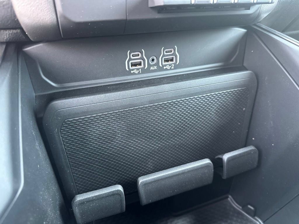 New 2026 RAM 1500 Express AWD/4WD image 19