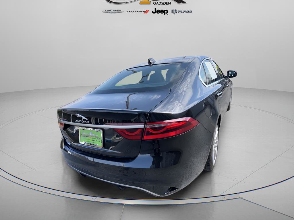 Used 2022 Jaguar XF SE image 9