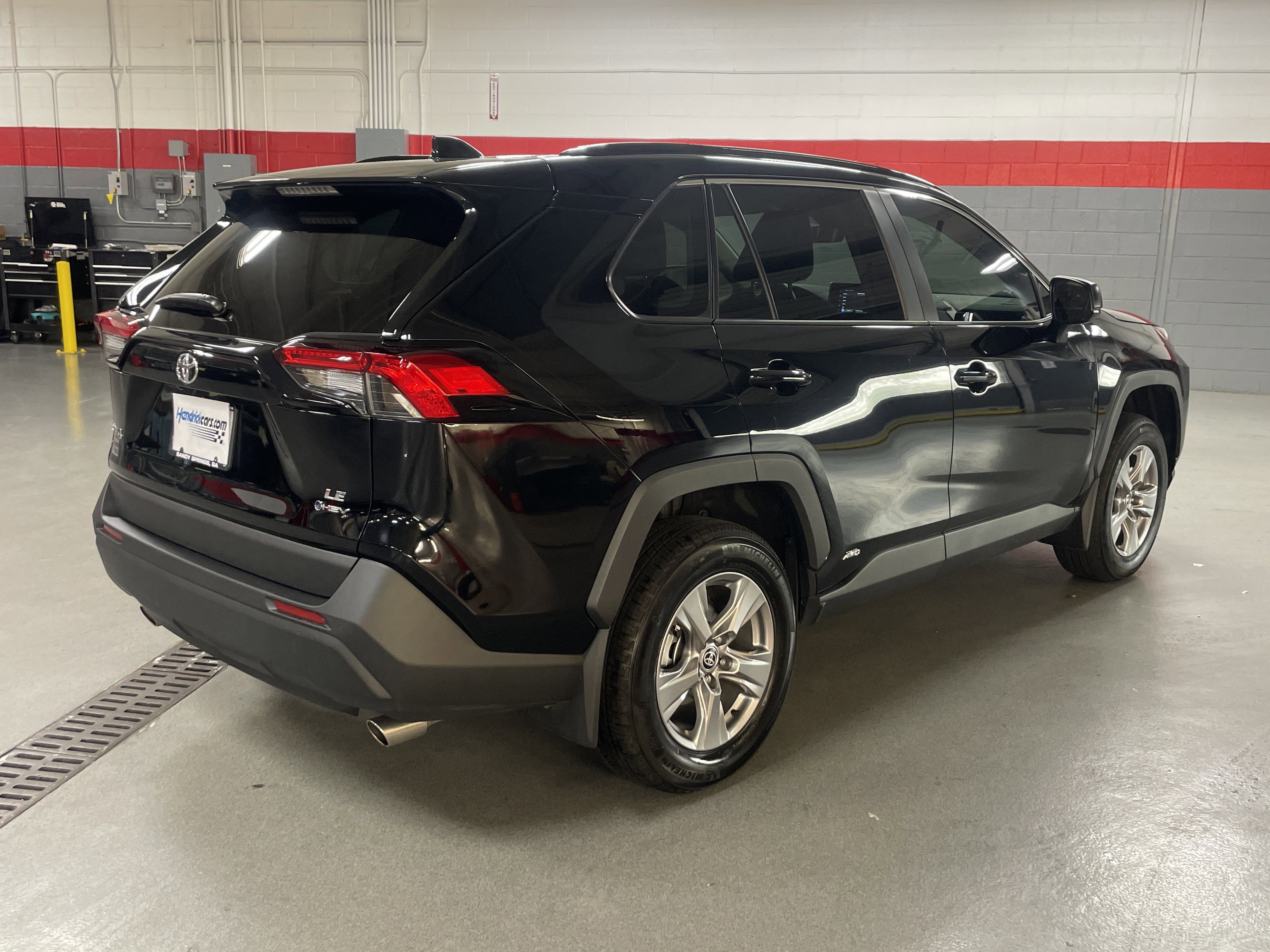 Used 2025 Toyota RAV4 LE image 10