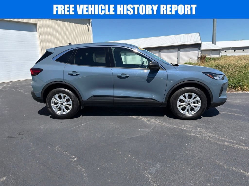 Used 2024 Ford Escape Active w/ Tech Pack #1 AWD/4WD image 3