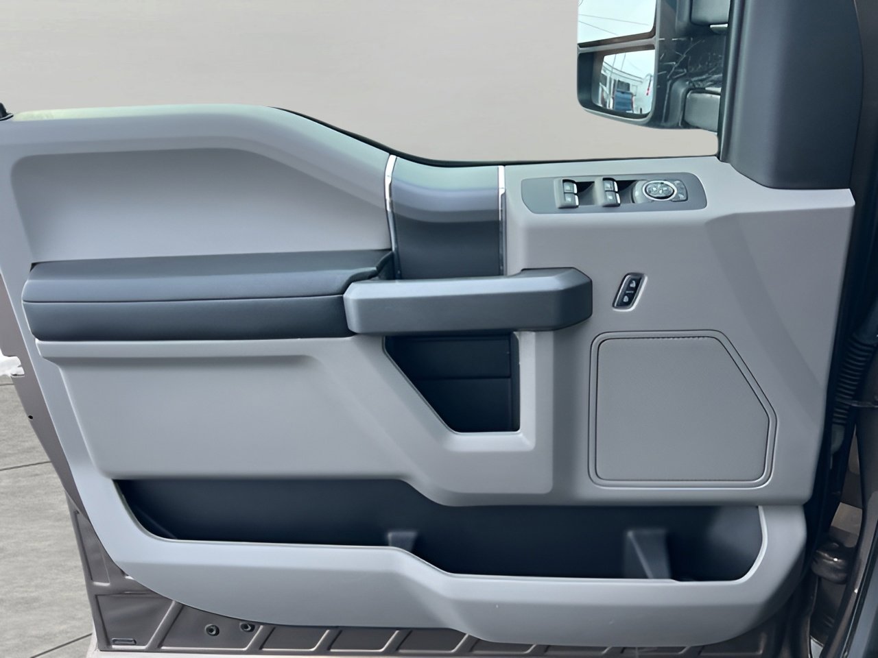 Used 2016 Ford F150 XLT w/ Equipment Group 302A Luxury image 27