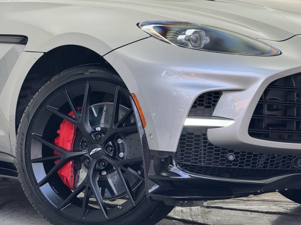 Used 2025 Aston Martin DBX 707 image 35