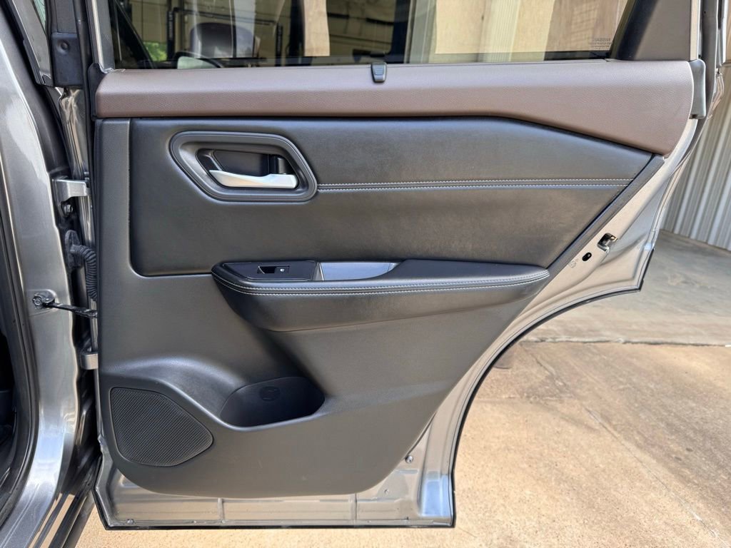 Used 2023 Nissan Rogue SV w/ SV Premium Package FWD image 20