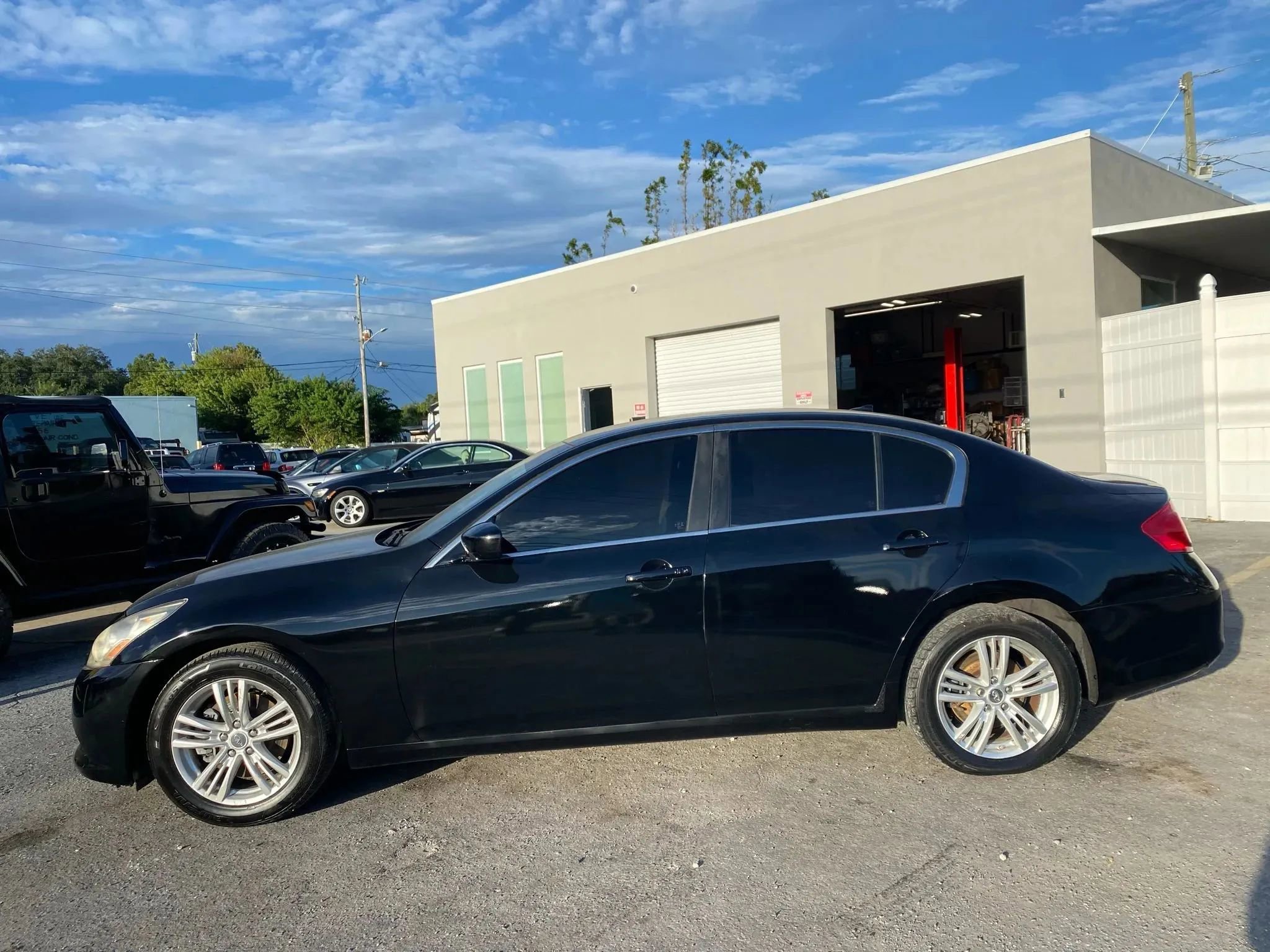 Used 2011 INFINITI G37 x Sedan image 2