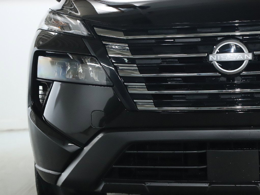 Certified 2026 Nissan Rogue SV image 7