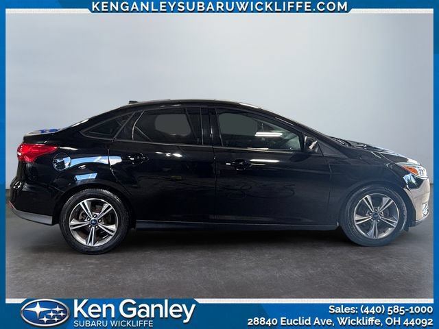Used 2018 Ford Focus SE w/ SE Appearance Package FWD image 6