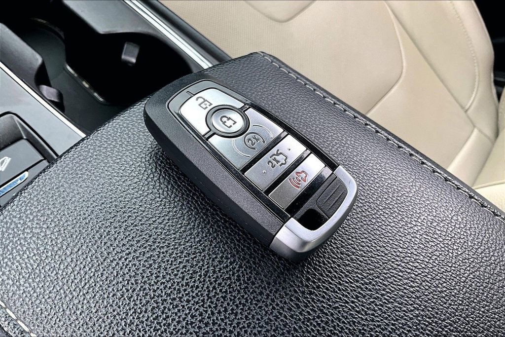 Used 2017 Ford Fusion Energi Titanium image 34