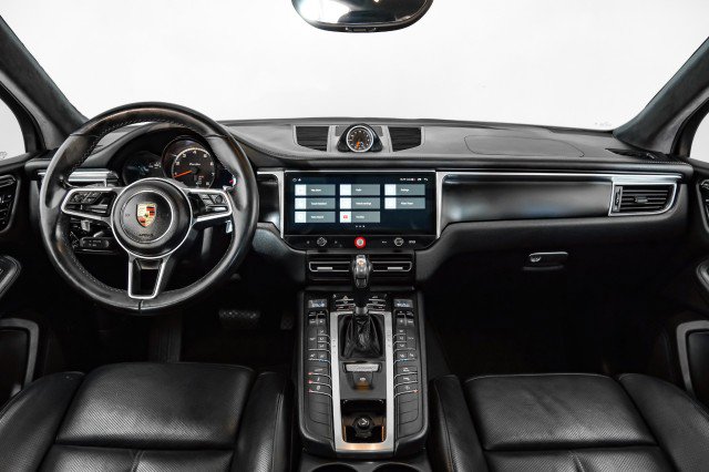 Used 2016 Porsche Macan Turbo w/ Premium Package Plus image 11