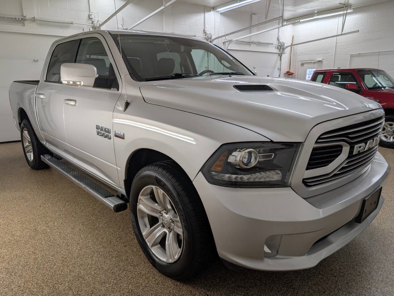 Used 2018 RAM 1500 Sport w/ Sport Premium Group image 4